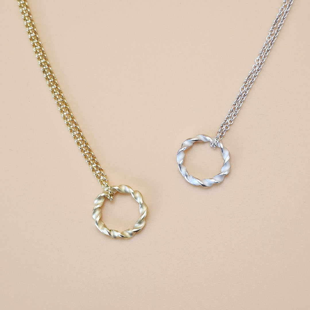 Twist chain