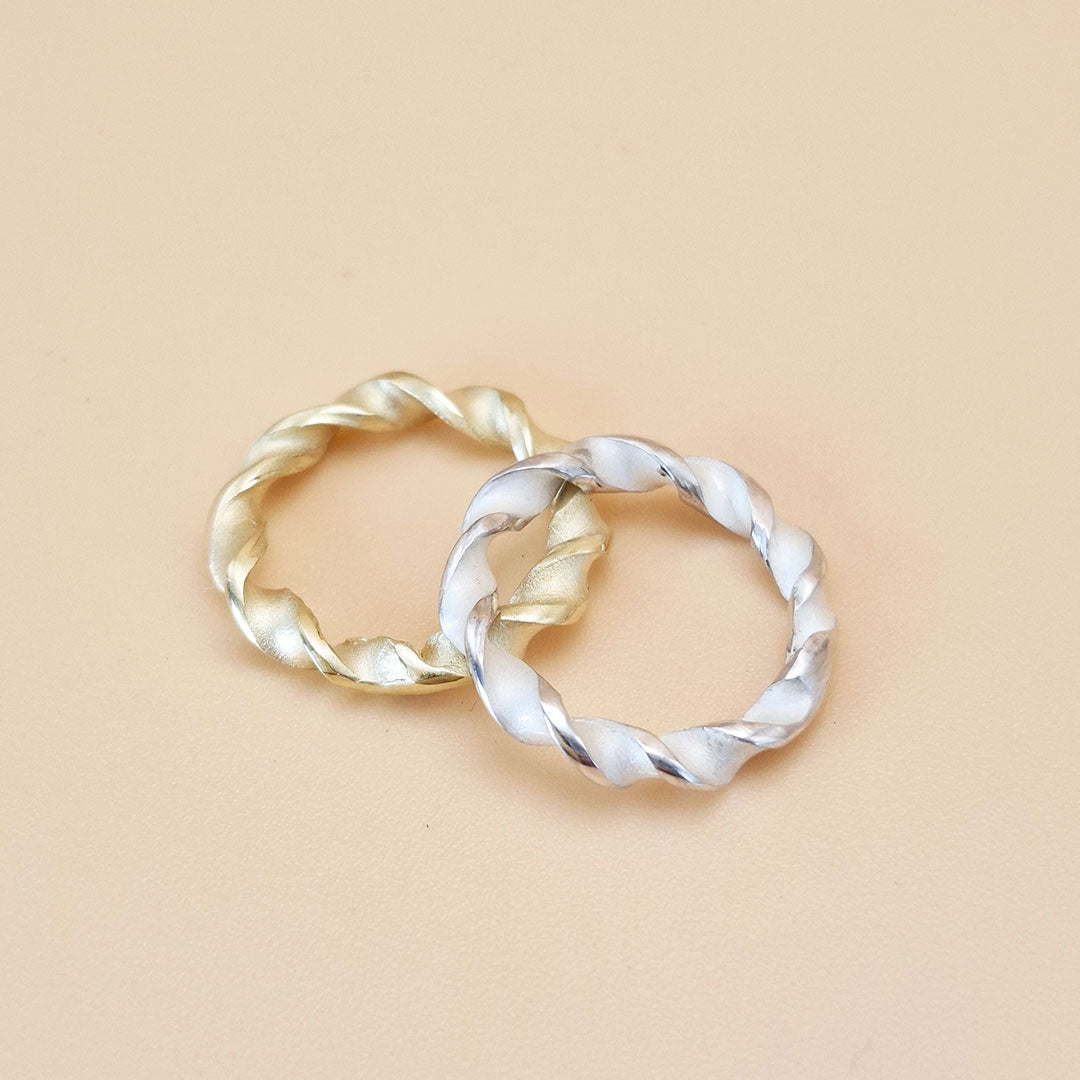 Twist chain
