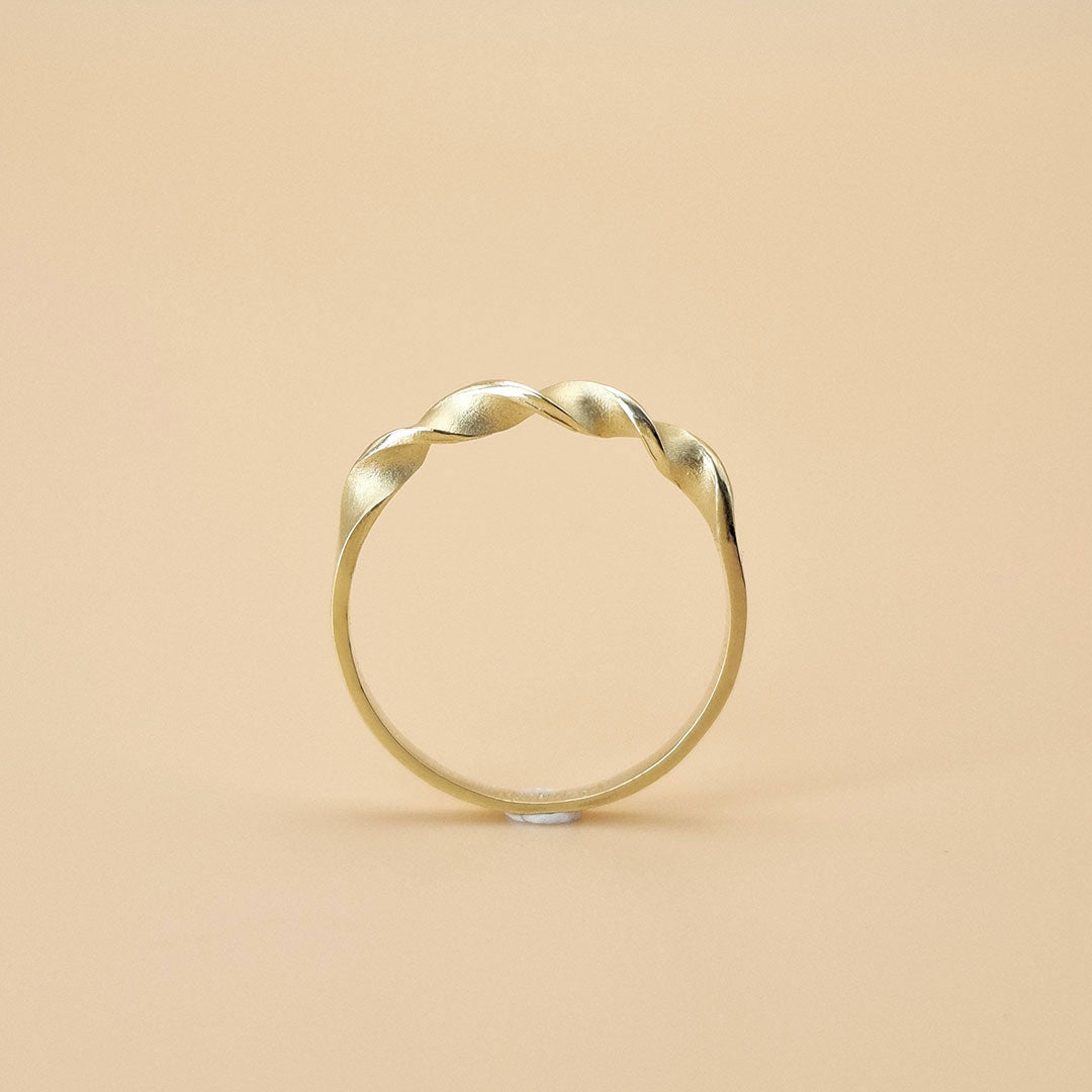 Twist Ring