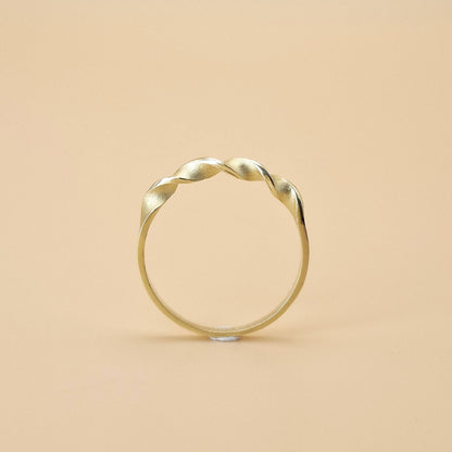 Twist Ring