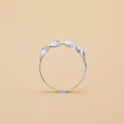 Twist Ring